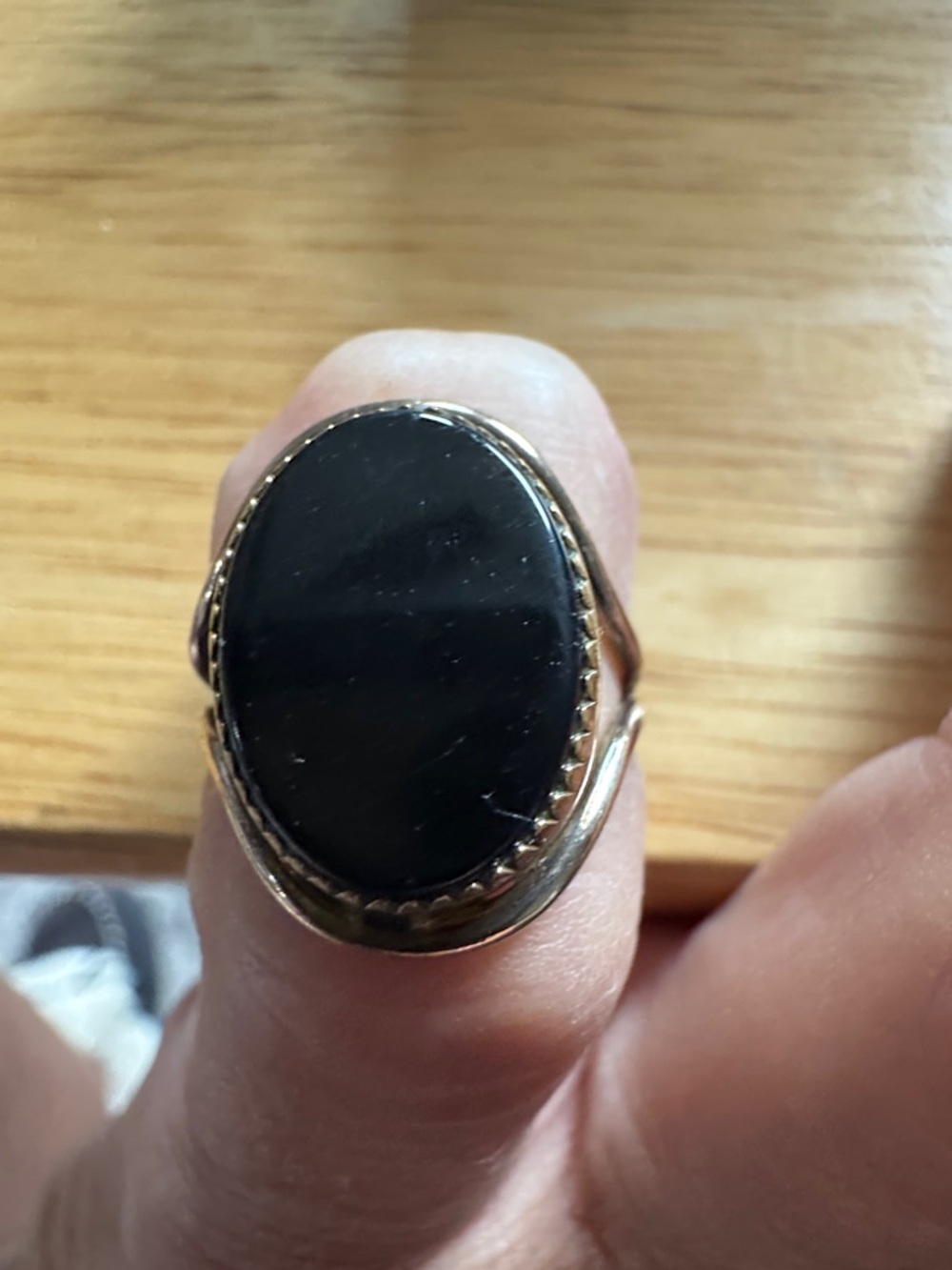 Black Onyx and -2carat gold Signet Ring - - Picture 5 of 7